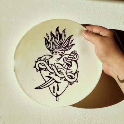 STENCIL EM PELE ARTIFICIAL SACRED HEART ZERO TATTOO