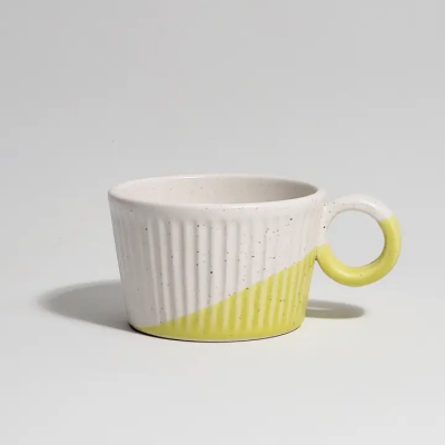 CHÁVENA AMARELA (MUG) TÁLIA PÓ DE BARRO