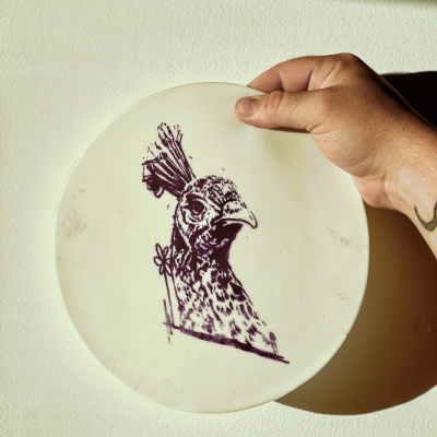 STENCIL EM PELE ARTIFICIAL PAVÃO C´MARIE