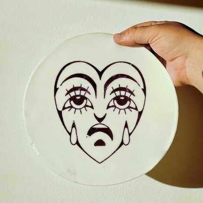 STENCIL EM PELE ARTIFICIAL CRYING HEART ZERO TATTOO