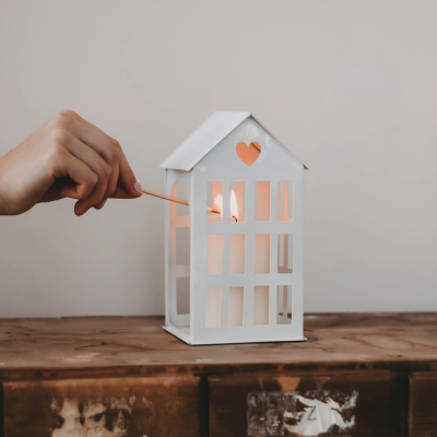 Metal House Medium White EULENSCHNITT