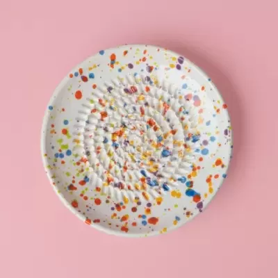 PRATO RALADOR "CARNAVAL - MULTICOR - PEQUENO" ALFAR TIERRA COCIDA