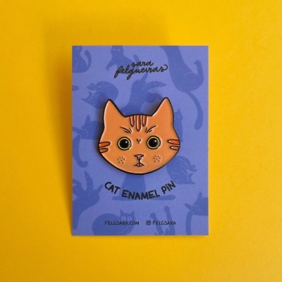 ENAMEL PIN "ORANGE CAT" SARA FELGUEIRAS