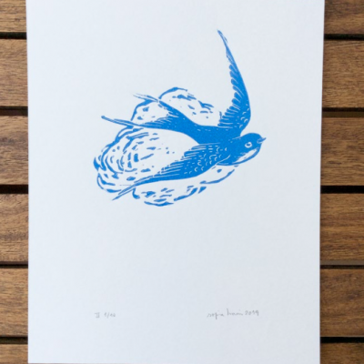 LINOGRAVURA ANDORINHA PEQUENA ( AZUL) SOFIA MORAIS