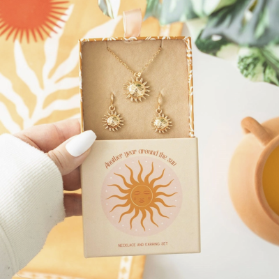 CONJUNTO COLAR E BRINCOS "SOL" SOMETHING DIFFERENT