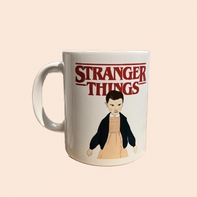 CANECA "STRANGER THINGS" LEONOR FEIJÓ