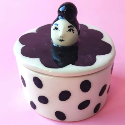 CAIXA MENINA PRETA CARTOLINA LIMÃO