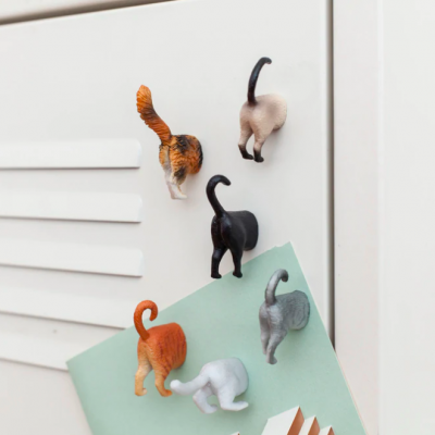 "CAT BUTT MAGNETS - SET 6" KIKKERLAND