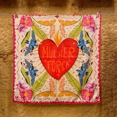 LENÇO "MULHER DE FORÇA" RITA ROBALINHO
