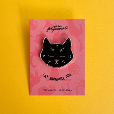 ENAMEL PIN "BLACK CAT" SARA FELGUEIRAS