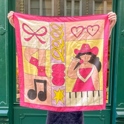 LENÇO "GLOW PINK CLUB" CLAUDIA PENA