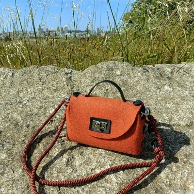 MINI BAG - MALA EM TECIDO RECICLADO DE GARRAFAS DE PLÁSTICO