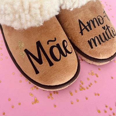 Pantufas com pelo ''Amo-te'' Pantufas com pelo ''Amo-te''