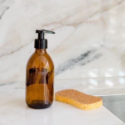 Frasco doseador de vidro âmbar (300ml) Frasco doseador de vidro âmbar (300ml)