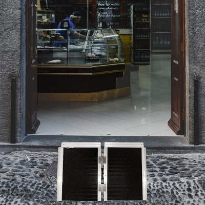 Rampa de alumínio dobrável e portátil 152 x 67 x 5 cm - 12.2 kgs - Alfa 838