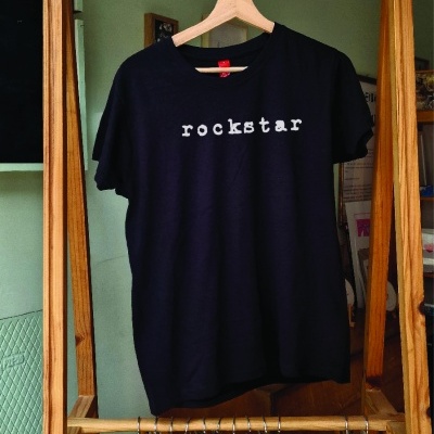 T-shirt 'rockstar' em preto