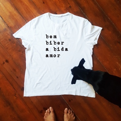 T-shirt 'bem biber a bida amor' em branco