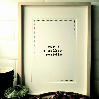 Print 'rir é o melhor remédio'