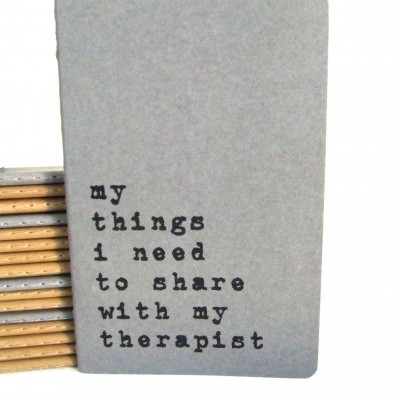 Caderno 'my tings I need to share with my therepist'