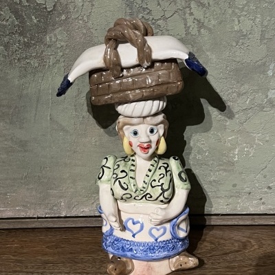 Vendedora com  trouxa