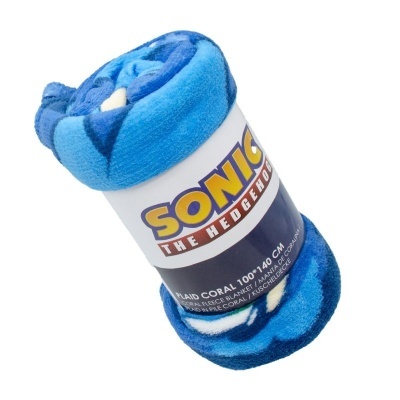 Manta de coral polar azul Sonic the Hedgehog enrolada com etiqueta.