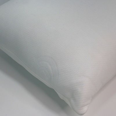 Almofada branca com textura de malha