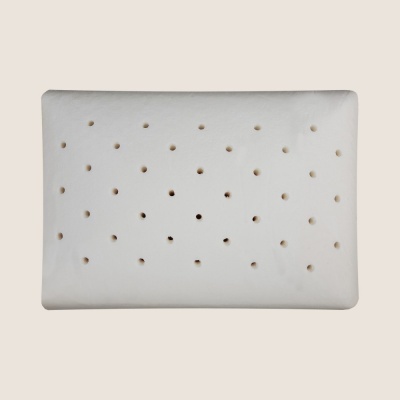 Travesseiro retangular branco com ventilações circulares