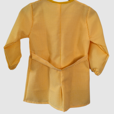 Bata escolar menino amarelo c/ bordado Bata escolar menino amarelo c/ bordado