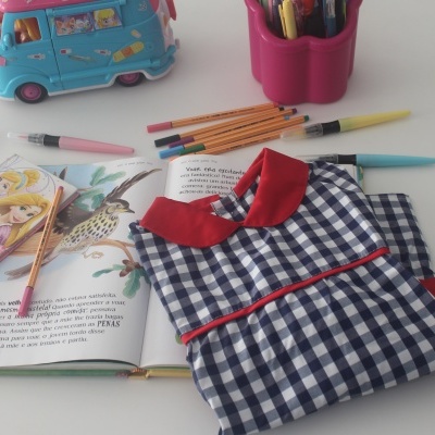 Uniforme menina de jardim de infância