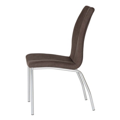 Cadeira estofada castanha com pernas metálicas prateadas