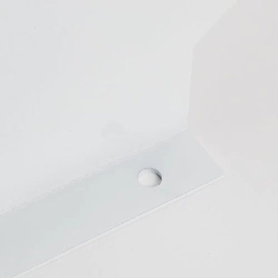 Canto de prateleira branca com parafuso redondo