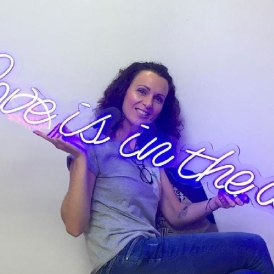 NeonLED | Love is in the Air