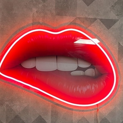 NeonLED | Acrílico Impresso Lábios