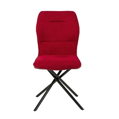 Cadeira estofada vermelha com pernas metálicas pretas cruzadas