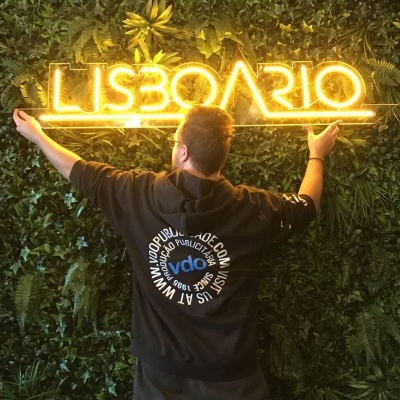 Descobrindo o NeonLED: uma explosão de cores e criatividade