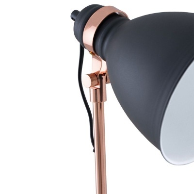 Candeeiro de mesa preto e cobre com cúpula cónica e cabo preto