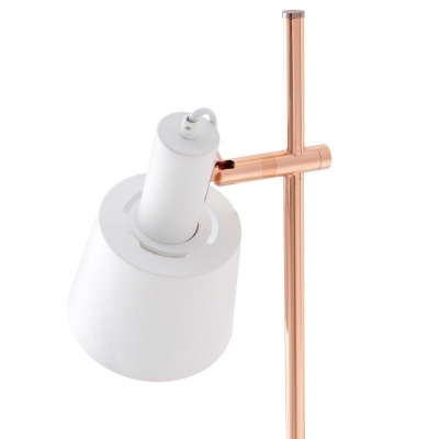 Candeeiro de mesa com estrutura metálica cobre e cabeça de luz branca