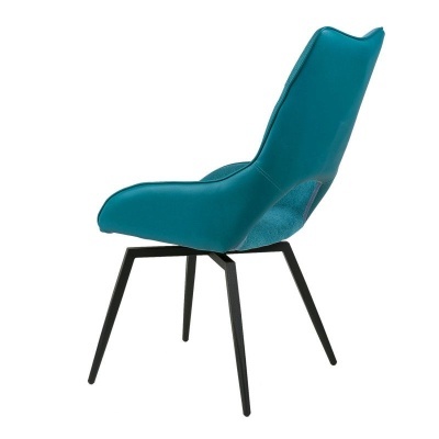 Cadeira azul estofada com pernas metálicas pretas