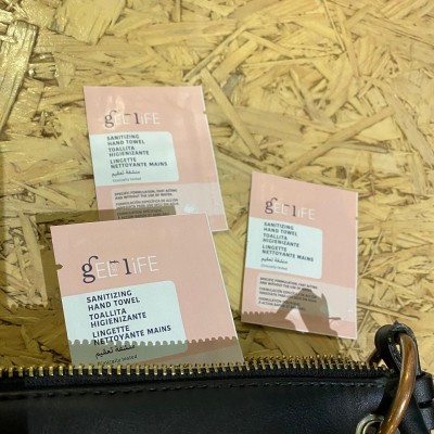 Toalhetes higienizantes em embalagem individual (pack de 100 unidades)