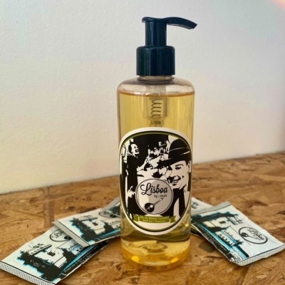 Frasco com dispensador e saquetas com design Lisboa Vintage em madeira