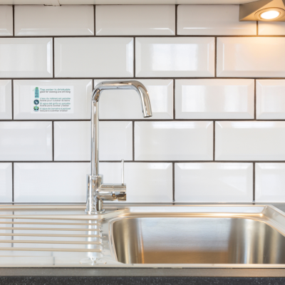 Cartão Água Potável para cozinha e WC (em várias línguas)