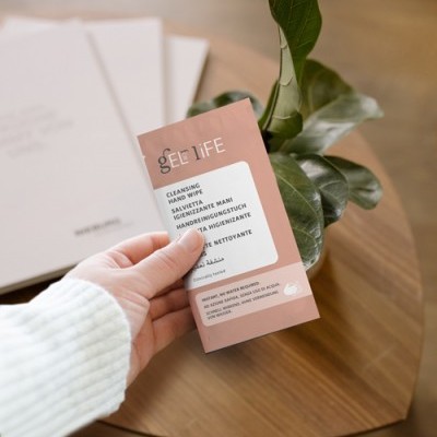 Toalhetes higienizantes em embalagem individual (pack de 100 unidades)