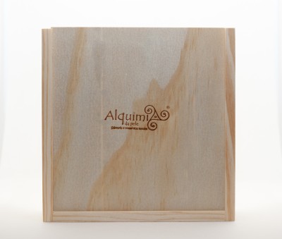 https://www.alquimiadapele.com/product/caixa-de-madeira-personalizavel