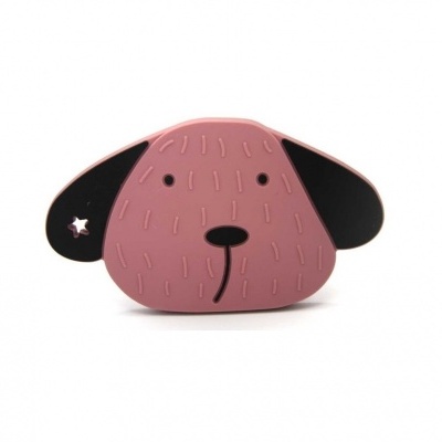 Bolsa em formato de cabeça de cão rosa e preta com textura e detalhes desenhados.