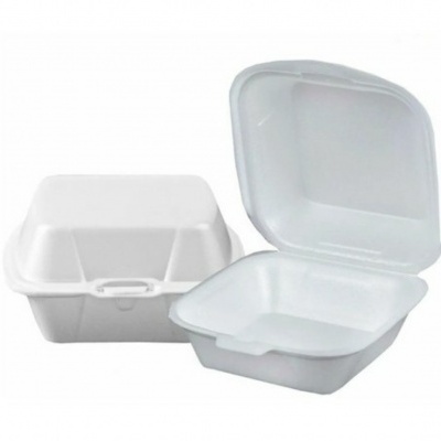 Embalagens brancas de esferovite para take-away, uma aberta e outra fechada