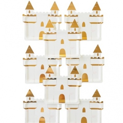 Conjunto de castelos brancos com detalhes dourados