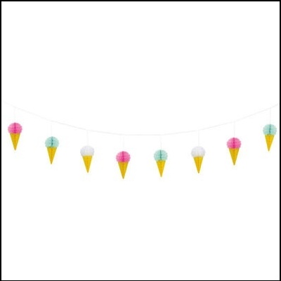 Guirlanda decorativa de cones de gelado em papel colorido