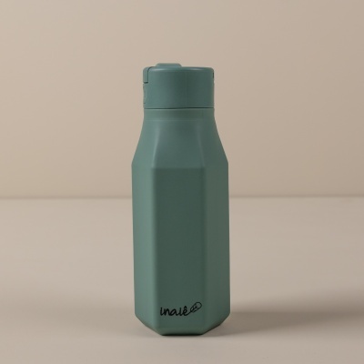 Garrafa térmica verde-azulado com tampa fosca e logo 'inail' preta