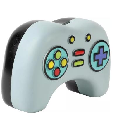 Comando de videojogo cinzento com botões coloridos e luzes amarelas