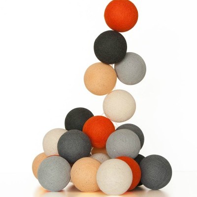 Grinalda Elegant Ginger Cat